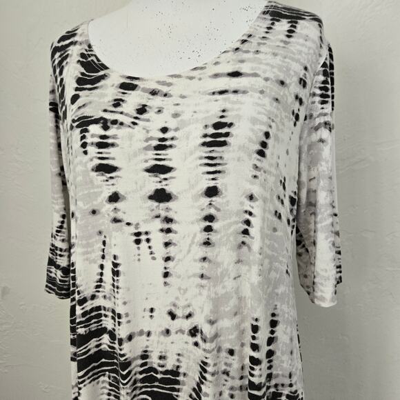 Bryn Walker Short Sleeve Asymmetric Hem Shift Dress, Tie Dye Pattern, Size Small - Picture 2 of 9